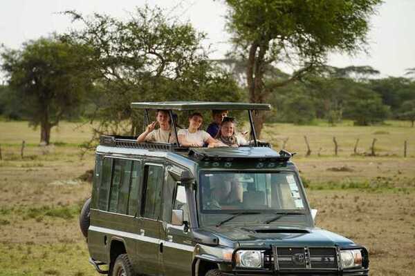 Student Scholarships for Service Learning Trip to Kenya Campaign Image